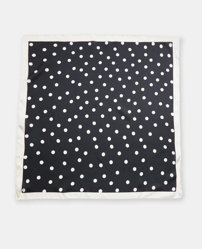 Foulard en satin motif pois